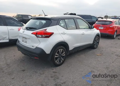 2019 Nissan Kicks Sv z USA, uszkodzony, nr VIN 3N1CP5CU1KL563345